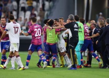 Në “Juventus Stadium” ndodh gjithçka, por VAR u “fshin” fitoren bardhezinjve