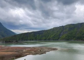 Shtohen prurjet/ Komani është zbrazur: Reshjet e shiut, shpresa për të mbushur liqenin e hidrocentralit