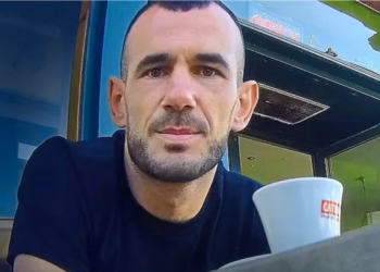 ‘Fiton 1 mln paund në javë’, zbulohet ‘Luani i Artë’ që dërgon emigrantët shqiptarë me gomone në Britani