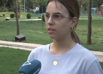 Ekselentja zgjedh Shqiperinë! Vajza maturante refuzon largimin: Do të studioj për Mjekësi
