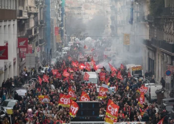Grevë kombëtare, mijëra francezë protestojnë kundër çmimeve të larta