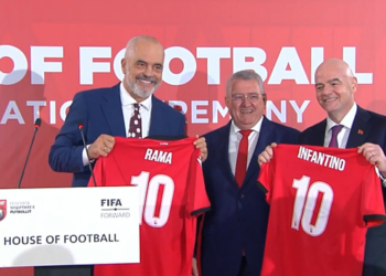 Vizita në FSHF e Infantino-s, Rama thumbon Dukën: Investimet janë rritur që kur iku partia e tij. Është bërë si lideri suprem i epokës