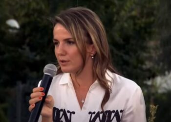 Rudina Hajdari: Kishte mundësi të emigronte, por zgjodhi të luftonte këtu. Ja 3 arsyet se përse jetonte e guxonte Azemi