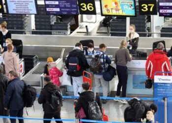 Pas vendimit të Putin/ Shmangin mobilizimin e pjesshëm, mijëra rusë fillojnë të braktisin Rusinë