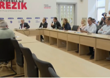 U dërgoi ftesë deputetëve të PD për mbledhje/ Berisha “braktiset” sërish. Ja kush i shkoi (EMRAT)