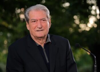 “Trego shokët”/ Financimi rus, Berisha-Bashës: Nga dolën 600 e ca mijë euro? Si shkuan e udhëtuan? E mori Rama peng për zverku…!