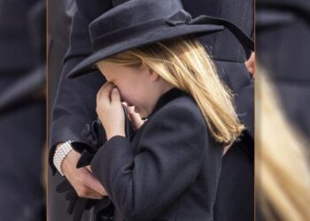 FOTO/ Momenti prekës nga funerali i mbretëreshës, Princesha 7 vjeçare Charlotte shpërthen në lot