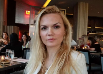 Nënë e 4 fëmijëve/ Shqiptaro-amerikanja shpall kandidaturën për anëtare të Dhomës së Përfaqësuesve në SHBA