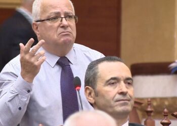 “Pse na lini për në fund”? Rama-Spahos: Ëmbëlsira për në fund. Deputeti: E keni marrë edukatën te Lana, jeni…