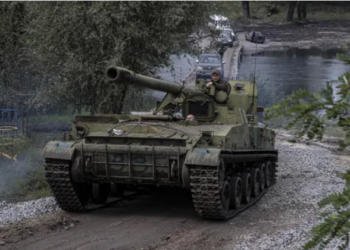 Dy të vrarë dhe 11 të plagosur nga bombardimet ruse në Donetsk