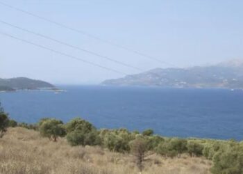 Tokë në Ksamil me dokumente të falsifikuara, arrestohet 69-vjeçari. Prokuroria sekuestron pronën
