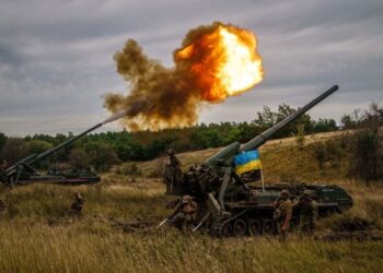 VIDEO+FOTO/ Shkatërrohet fronti rus në Kharkiv. Ukrainasit rimarrin dy qytetet e mëdha brenda 24 orëve: Lot gëzimi mes ushtarëve