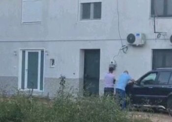 VIDEO/ “Obobo! Vdiq ë”! Vrau bashkëfshatarin, familjarët e 63-vjeçarit reagojnë të shokuar kur marrin vesh lajmin (