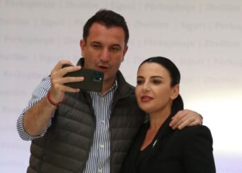 “Është kumbari i vajzës time”, Balluku flet për raportet me Veliajn: E mbështes për një mandat të tretë!