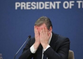 “Vetëm një vit afat”, mediat serbe: BE i ka vendosur ultimatum Vuçiç-it për firmosjen e marrëveshjes me Kosovën