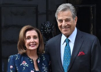 Sulmi në shtëpinë e zyrtares në SHBA, Nancy Pelosi: Jemi të shkatërruar, agresori goditi mizorisht burrin tim