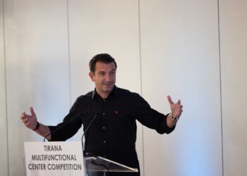 FOTO/ “Tirana Multifunctional Center”, projekti fitues. Veliaj: Folën profesionistë të arkitekturës, jo gjithollogët. Javën tjetër hapim garën për Teatrin e Ri Kombëtar