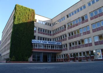 ‘Do paguajnë shpenzimet për transferimin e nxënësve’ gjykata rrëzon padinë e kolegjit turk