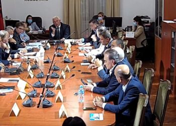 ‘Dorëzoni telefonët’, debat në Komisionin e Sigurisë mes Nasip Naços e Flamur Nokës