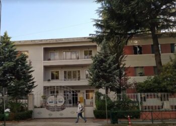 “Zyber Hallulli”/ Shërbimi Social: Po bëhet politikë me fëmijët! Asnjë ndryshim në menunë ushqimore, çmimet…