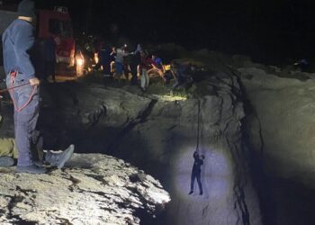 Vdesin 16 vajza emigrante! Një varkë fundoset, tjetra përplaset me shkëmbin në Greqi