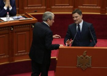 Bashkimi ‘me të futme’ i Foltores për të justifikuar rikthimin e ‘Shtëpisë së Lirisë’