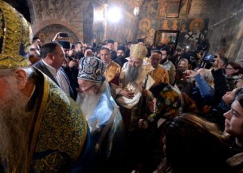 ‘Lutem për vëllezërit shqiptarë’, kreu i Kishës serbe shugurohet në Patrikanën e Pejës