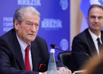 Sulmoi edhe ambasadorin britanik si i korruptuar, ku po shkon Sali Berisha!