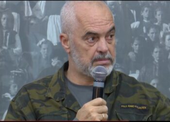Rama me të rinjtë në Ersekë: Varianti ik se këtu s’ke mundësi është psikozë! E vetmja rrugë është…