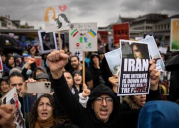 Policia zvicerane përdor plumba gome gjatë protestës para ambasadës së Iranit