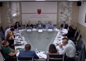 Kriza/ ERE: Rritja e çmimit të energjisë për fashën 800 KWH nis në 1 nëntor
