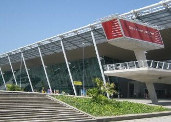 Ndërprerja e fluturimeve me Italinë/ Aeroporti i Rinasit: Ju lutemi pasagjerëve…