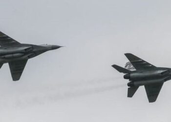 Tensione/ Turqia provokon sërish, 19 avionë luftarakë shkelin hapësirën ajrore greke