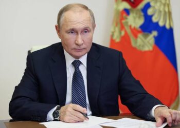 A është bota është në prag të asgjësimit bërthamor? Heshtja e Putinit tremb gazetarin rus