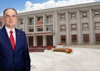 Begaj vendos të ndryshojë stafin në Presidencë, shkarkon nga puna disa punonjës