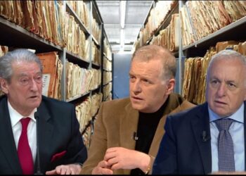 Politikanët “mëkatarë” kërkuan dosjet e njëri-tjetrit në ‘98 për lidhje me ish Sigurimin e UDB! Pse spiunët u strehuan në partitë e djathta