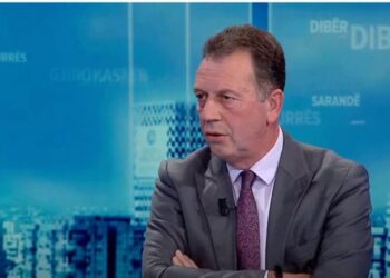 Biberaj: Do dalim në protesta e nuk kthehemi në shtëpi pa rrëzuar Ramën, datën e vendos…!