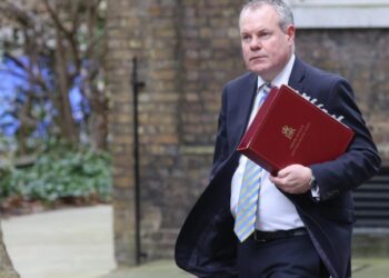 Tronditet kabineti/ Ankesa për sjellje të pahijshme, Truss me ‘dorë të hekurt’, shkarkon ministrin e qeverisë britanike