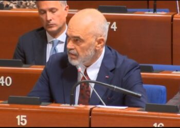 LIVE/ Kritika nga disa parlamentarë në KiE, reagon Rama: S’tërheq asnjë fjalë nga ajo që thashë, jam gati të përballem me debat