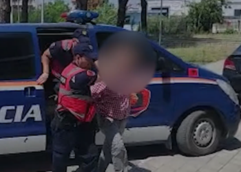 EMRAT/ Shpërndanin kanabis dhe kokainë, arrestohen 5 persona në Tiranë