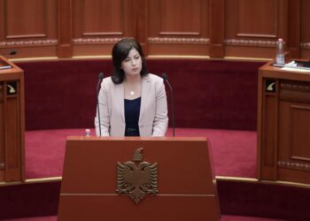 Emrat/ Dy deputetet demokrate e “dredhin” dhe ndërrojnë “krah”: Ja kush e la Alibeajn për Berishën?