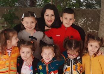 Nëna e 7 fëmijëve flet për herë të parë pas arrestit: Jam rritur komshi me arushën, në fushë me lepujt e kam të lehtë