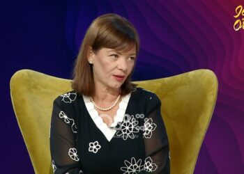 “Je ilaçi i nënë Leftës”/ Nora Malaj kujton fëmijërinë: Gjergj Luca më shkulte bishtalecat