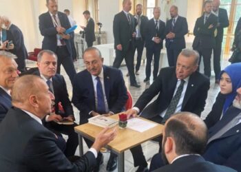 Liderët e BE bashkë në Pragë/ Çfarë u arrit në takimin e parë të Bashkësisë Politike Evropiane?
