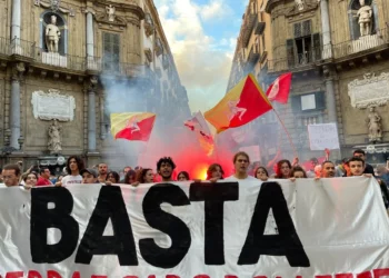 ‘Nuk kam më asnjë euro’, italianët protestojnë kundër rritjes së çmimeve
