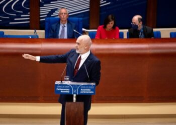 Një raport për një ‘shtëpi të verdhë fantazmë’, nga prodhimi në Kremlin te burgosja e luftëtarëve të lirisë