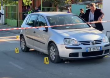 Aksidentimi i fëmijës 4 vjeç, banorët e lagjes ‘5 Maji’ dalin në protestë: Merrni masa