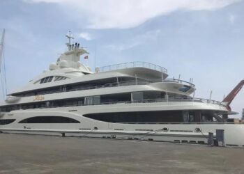 Jahti i njeriut më të pasur në Indi ankorohet në portin e Durrësit