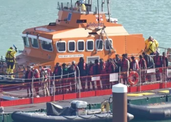 Emigrantët e paligjshëm/ Media britanike: Anglia jep miliona paund për të frenuar largimin e shqiptarëve