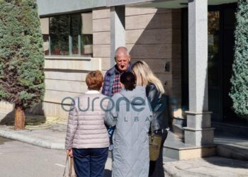 FOTOLAJM/ Vetëm 4 pedagogë protestojnë në Universitetin e Korçës